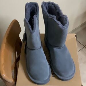 Bear 🐻 Paw Arianna Suede Boots. Size 9